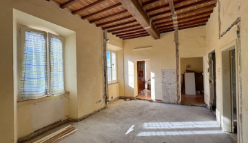 VENDESI APPARTAMENTO CAMUCIA